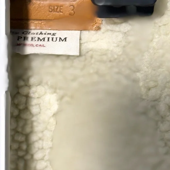 Levi's Light Blue Denim Jacket with Cream Collar - Picture 11 of 15